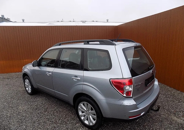 Subaru Forester cena 34900 przebieg: 252000, rok produkcji 2011 z Przysucha małe 497